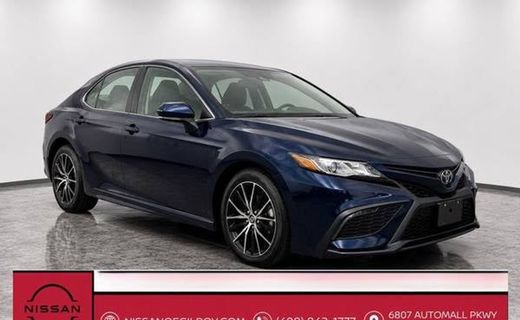 2022 Toyota Camry SE