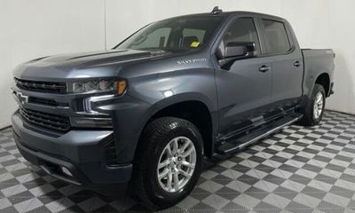 2021 Chevrolet Silverado RST