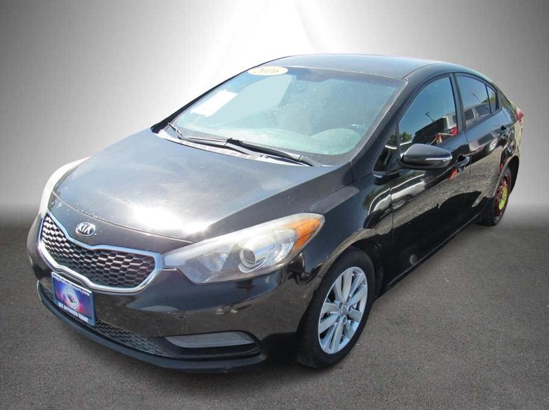 2016 Kia Forte — a typically priced live listing