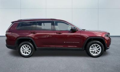 2022 Jeep Grand Cherokee L Laredo