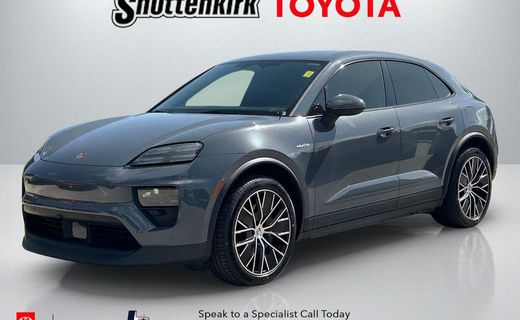 2025 Porsche Macan 4S Electric
