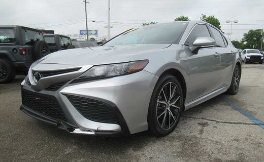 2024 Toyota Camry SE
