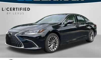 2025 Lexus ES 300H Ultra Luxury
