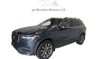 2020 Volvo XC90 Momentum
