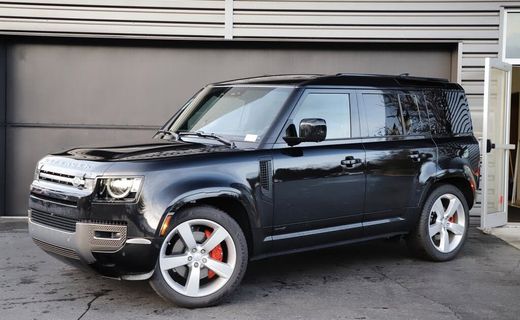 2026 Land Rover Defender 110 SE