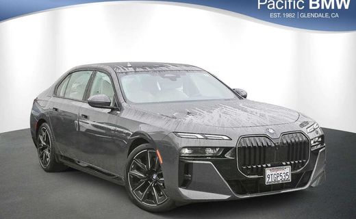 2025 BMW 750e xDrive