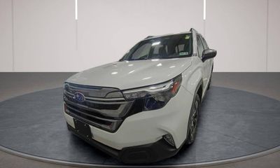 2025 Subaru Forester Premium Base