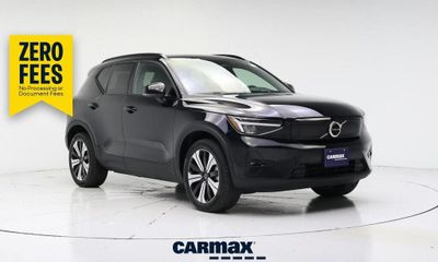 2023 Volvo XC40 Plus Dark