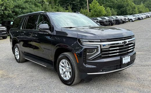 2025 Chevrolet Suburban LT