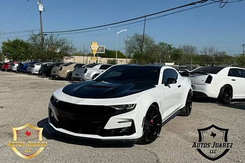 2021 Chevrolet Camaro — a typically priced live listing
