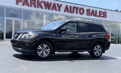 2020 Nissan Pathfinder SV