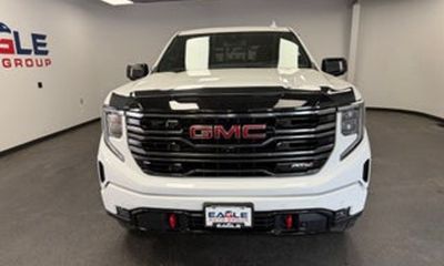 2023 GMC Sierra AT4