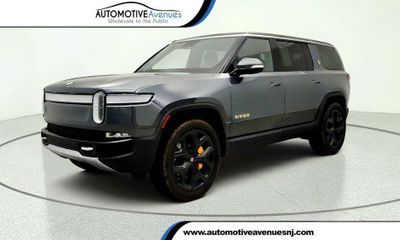 2023 Rivian R1S Adventure