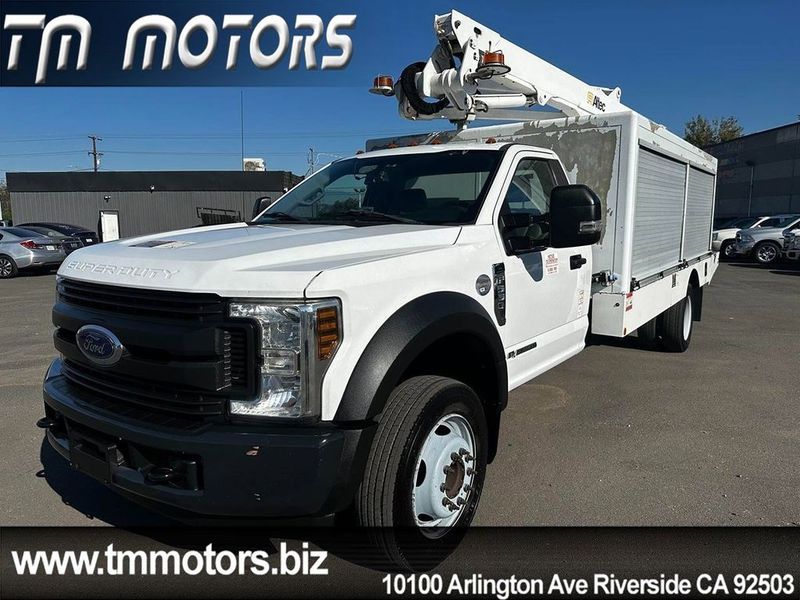 Representative 2019 Ford F-550 photo