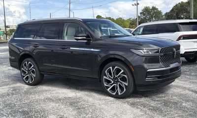 2027 Lincoln Navigator Reserve