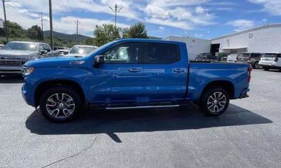 2022 Chevrolet Silverado RST