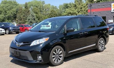 2020 Toyota Sienna XLE