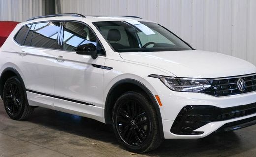 2022 Volkswagen Tiguan 4MOTION SE Black
