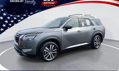 2025 Nissan Pathfinder Platinum