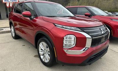 2026 Mitsubishi Outlander ES
