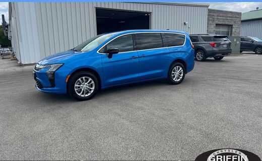 2027 Chrysler Pacifica Select