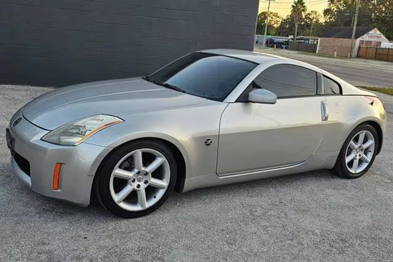 2003 Nissan 350Z — a typically priced live listing