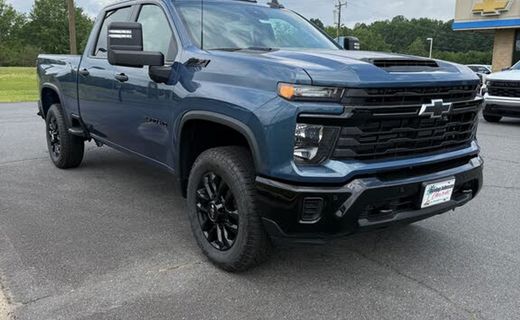 2026 Chevrolet Silverado HD Custom