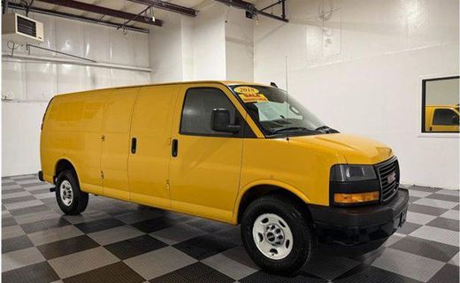 2018 GMC Savana 2500