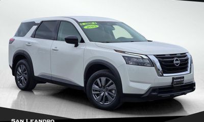 2025 Nissan Pathfinder S