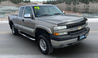 2002 Chevrolet Silverado Base