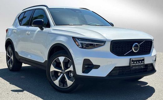 2026 Volvo XC40 Plus Dark