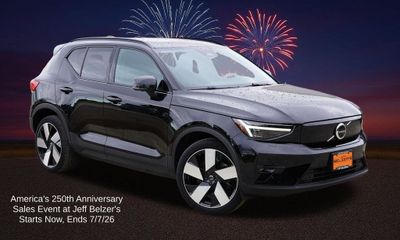2023 Volvo XC40 Ultimate Dark