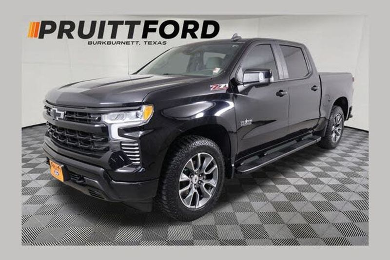 2022 Chevrolet Silverado — a typically priced live listing