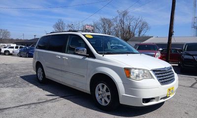 2010 Chrysler Town AND Country RT