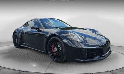 2018 Porsche 911 Carrera S GTS