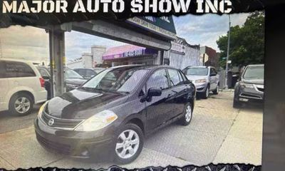2011 Nissan Versa 18 SL
