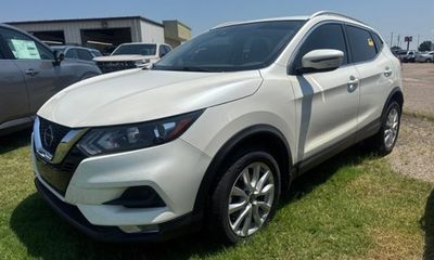 2022 Nissan Rogue Sport SV