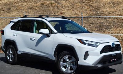 2023 Toyota RAV4 LE