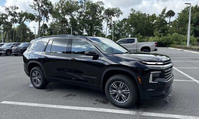 2026 Chevrolet Traverse LT