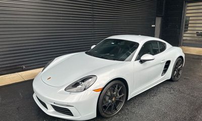 2024 Porsche 718 Cayman Style Edition