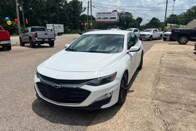 2022 Chevrolet Malibu — a typically priced live listing