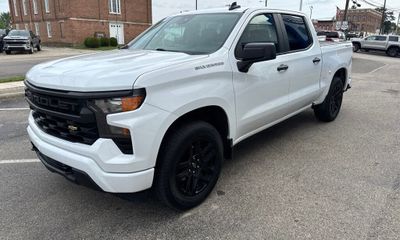2022 Chevrolet Silverado Custom