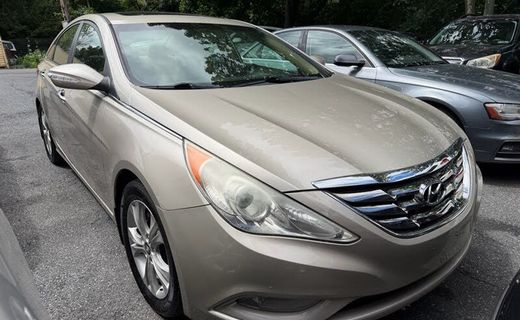 2011 Hyundai Sonata Middle Level