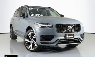 2023 Volvo XC90 Plus Dark