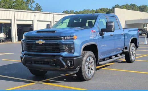 2026 Chevrolet Silverado HD Custom