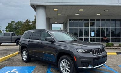 2026 Jeep Grand Cherokee L Base Laredo