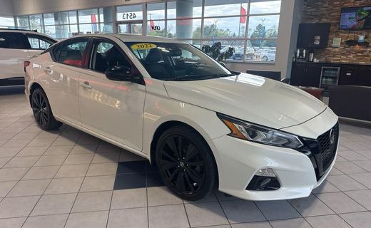 2022 Nissan Altima SR