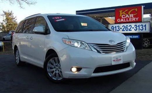2013 Toyota Sienna XLE