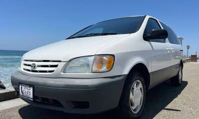 2001 Toyota Sienna LE XLE