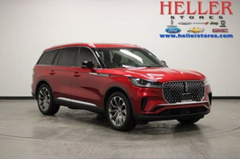 2023 Lincoln Aviator — a typically priced live listing